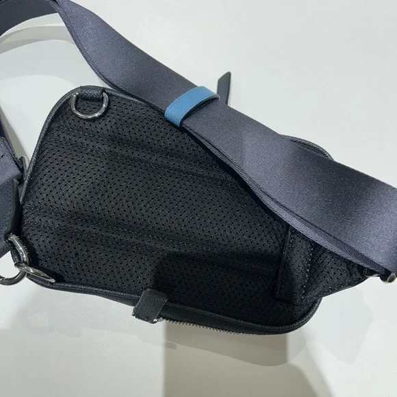 Michael Kors Cooper Medium KORS Logo Sling Pack NWT blue logo/black - Picture 12 of 14